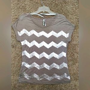 Kische T-Shirt Chevron Beige Metallic Sequin Blouse Shirt Casual Scoop N…